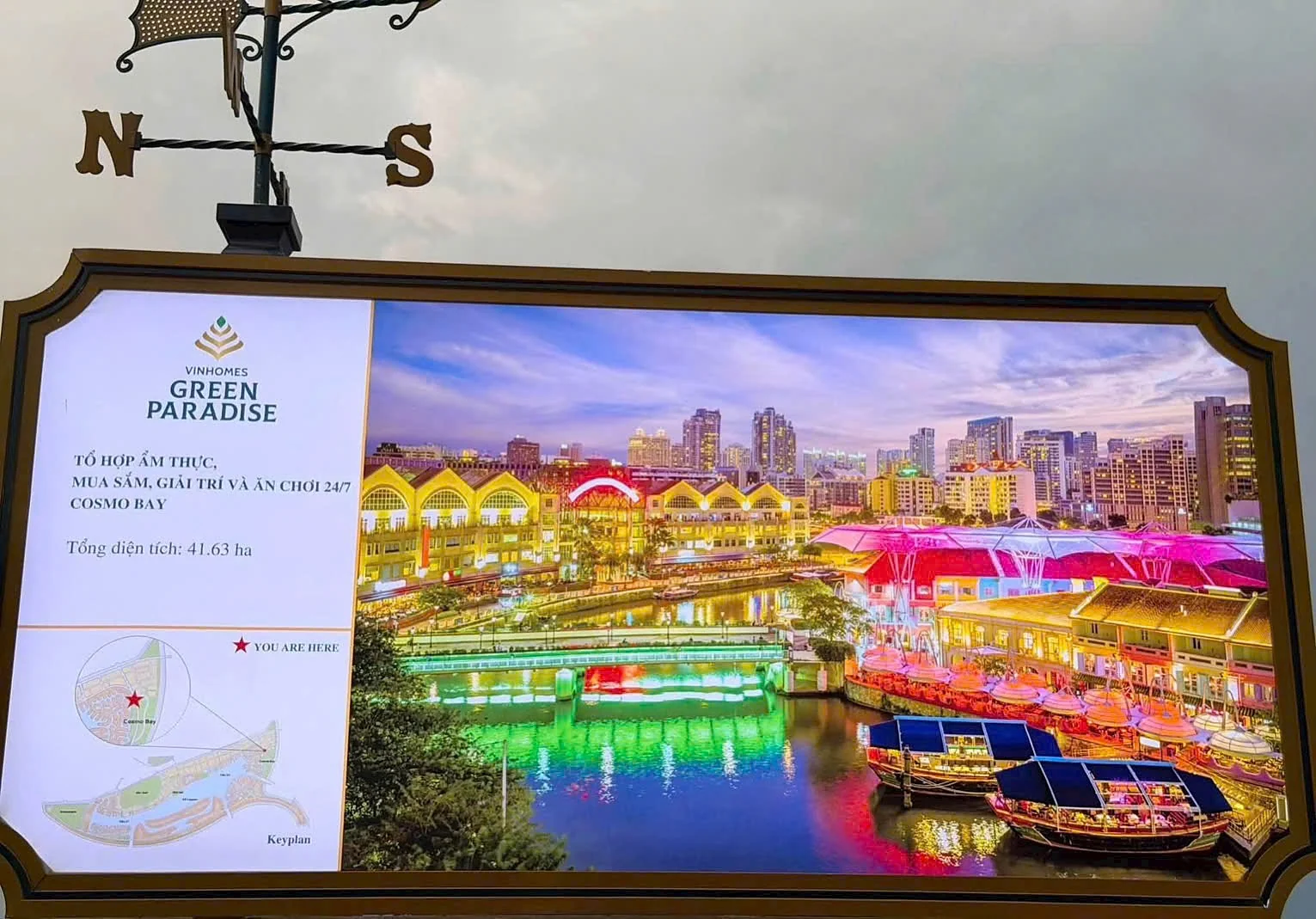 Biển thông tin Cosmo Bay, tổ hợp ẩm thực, mua sắm, giải trí 24/7 rộng 41,63 ha tại Vinhomes Green Paradise Cần Giờ