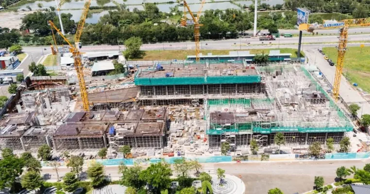 Công trường 3 tháp căn hộ Gladia Heights tháng 10/2026 trên đường Võ Chí Công
